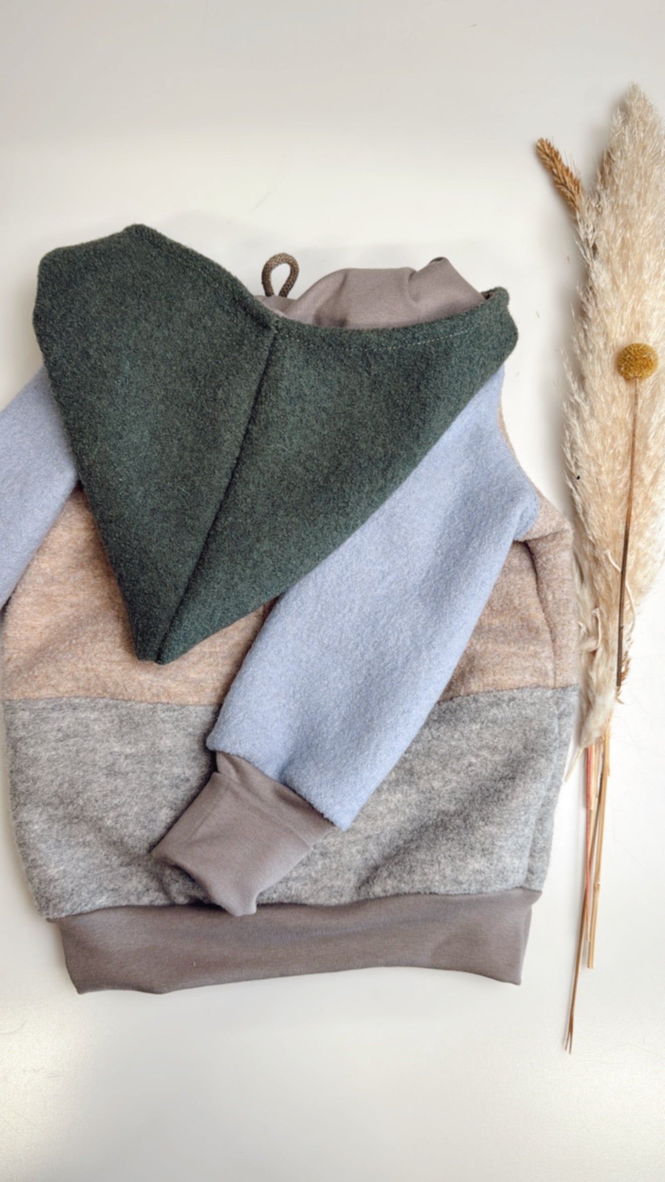 🧥♻️ Bunte Reststoff- WALK Schlupf-Jacken – Nachhaltig, einzigartig