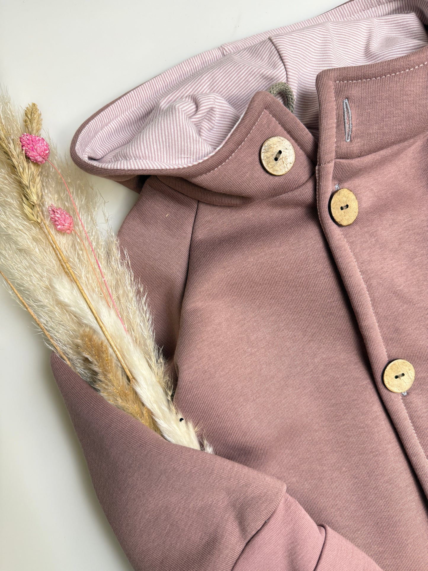 🌸 Mitwachsende Sweatjacke Altmauve – Perfekt für den Herbst 🍂