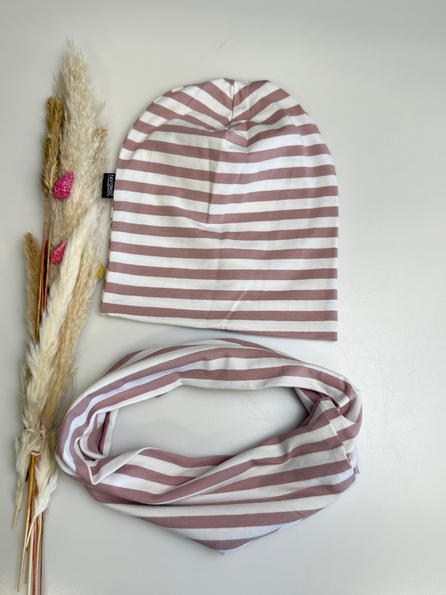 Gestreiftes Beanie & Loop Set „Altrosa“ – kuschelig weich & stylisch