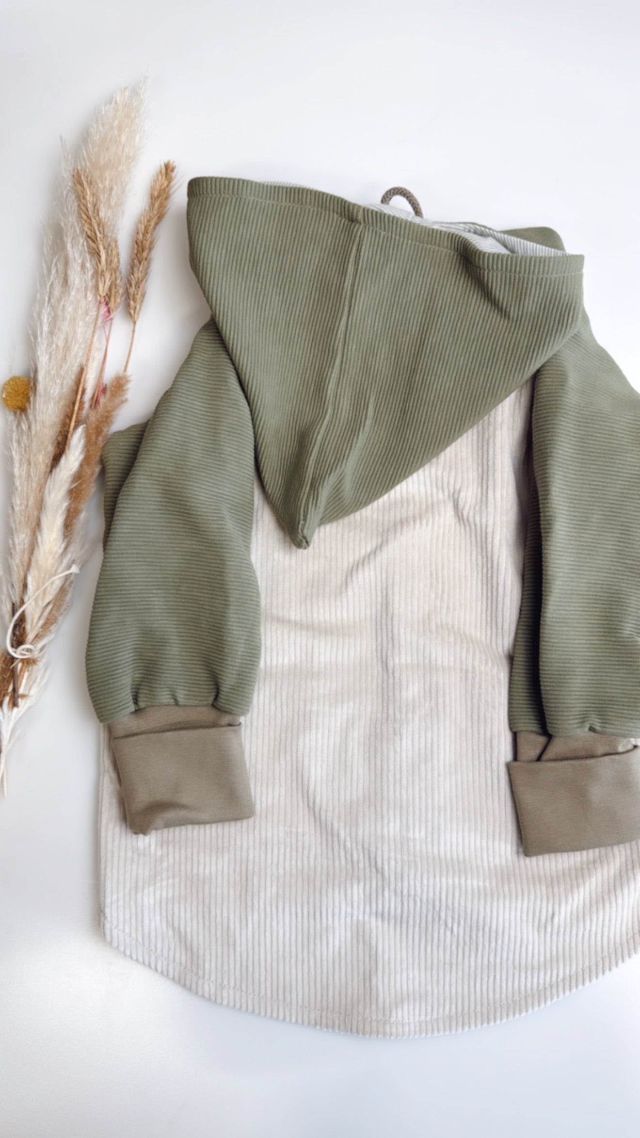 Kuscheljacke in Dünengras & Creme – Mit Kapuze