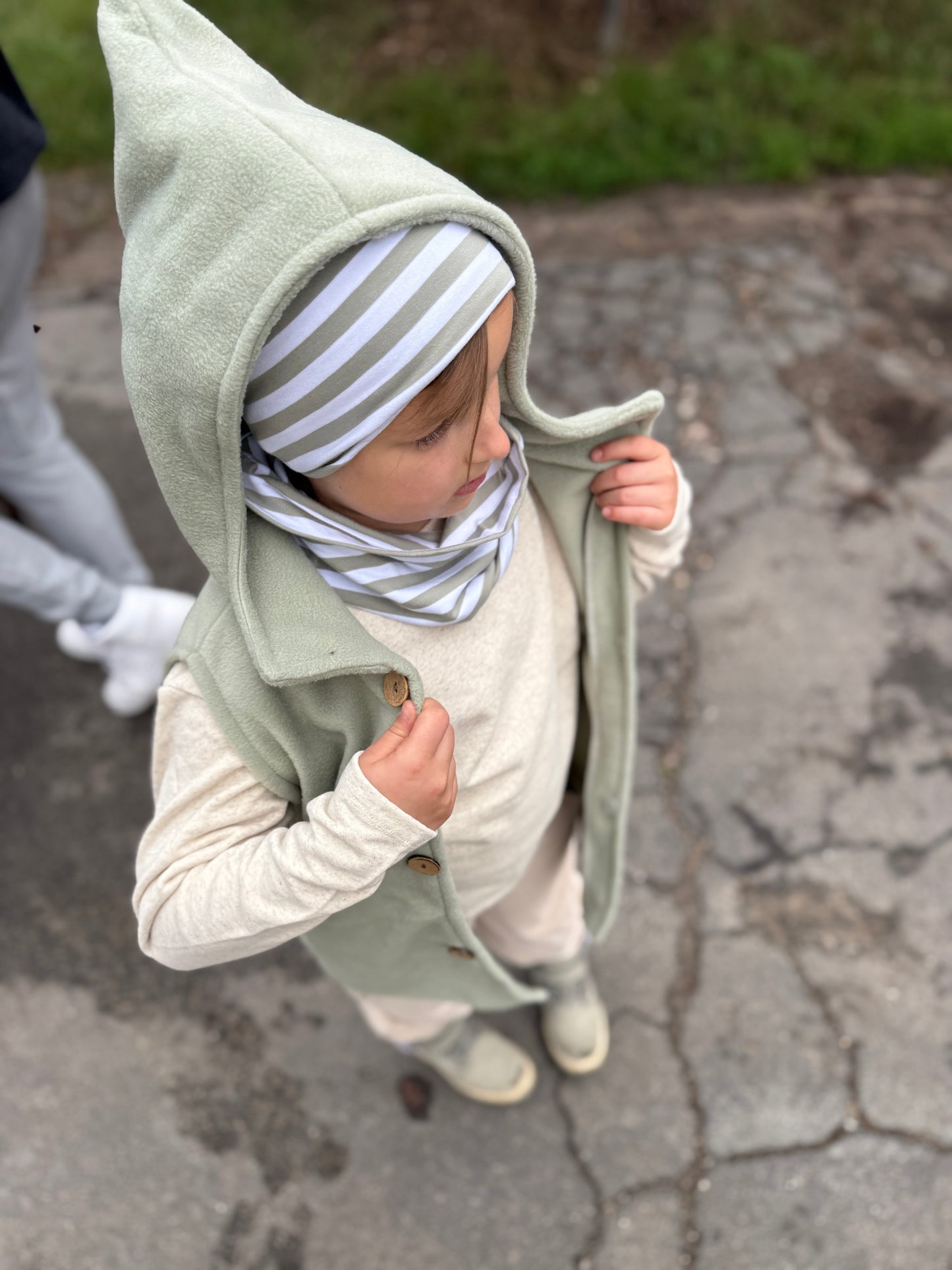 Gestreiftes Beanie & Loop Set „Dünengras“ – kuschelig weich & stylisch