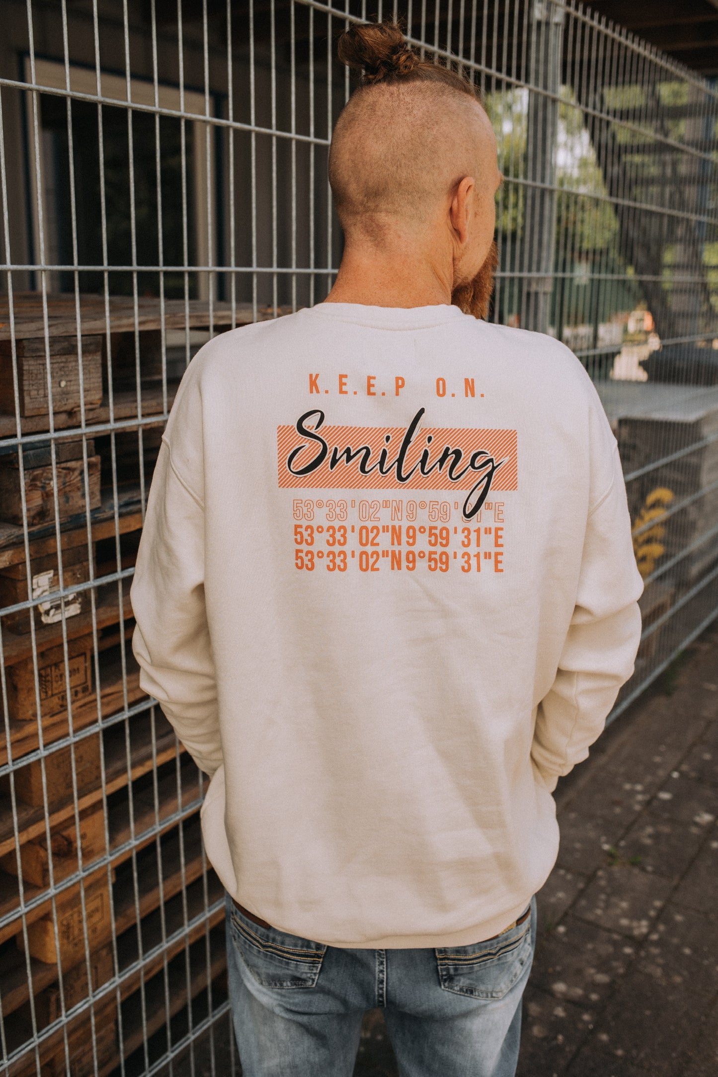 #19 Sweatshirt "Keep on Smiling" - versch. Farben