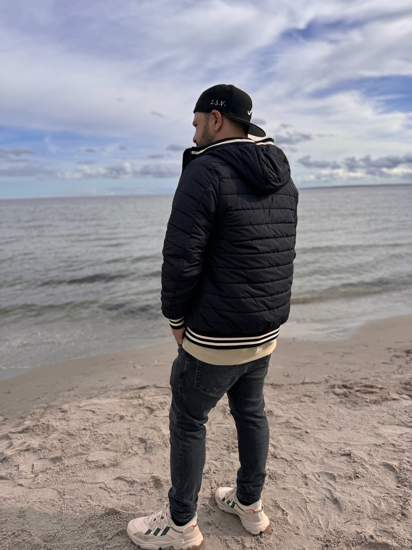 #19 College Frühlingsjacke black