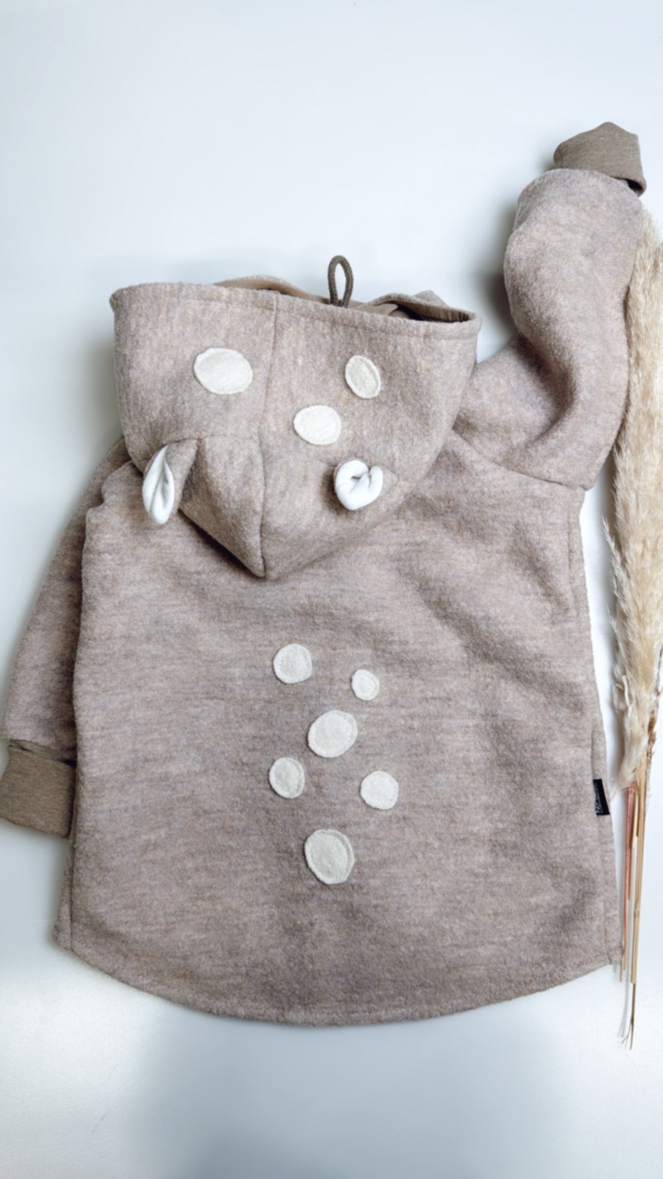 Reh Wolljacke für Kinder – handgemacht, mulesingfreie Schurwolle