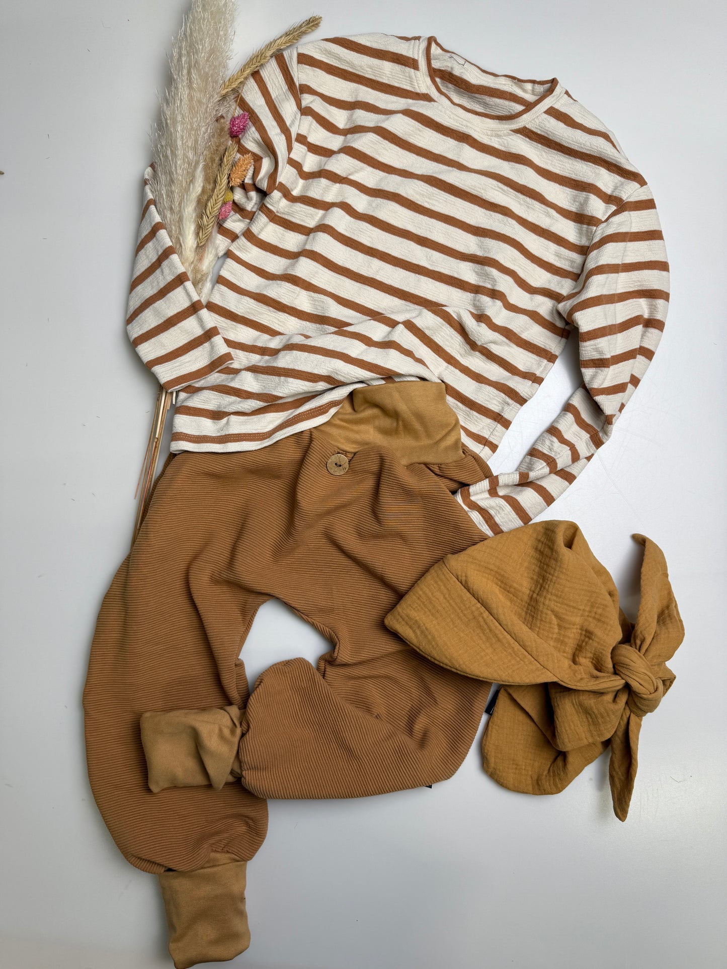 Mitwachsende Knickerbocker „Karamell“ – Warmer Naturton mit Herz