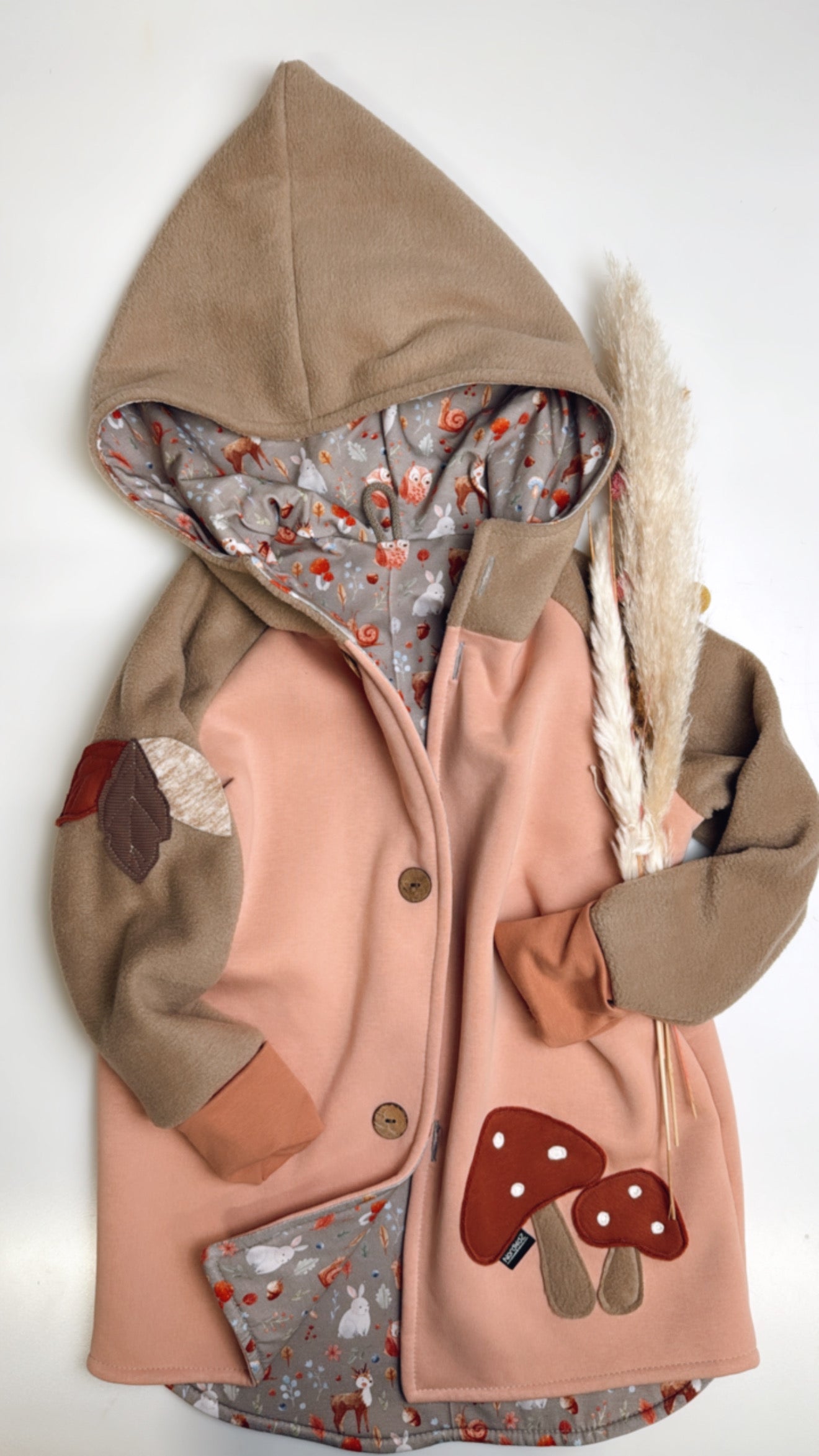 Rosa Herbstzauber Jacke – Fleece trifft Sweat, Liebe zum Detail inklusive