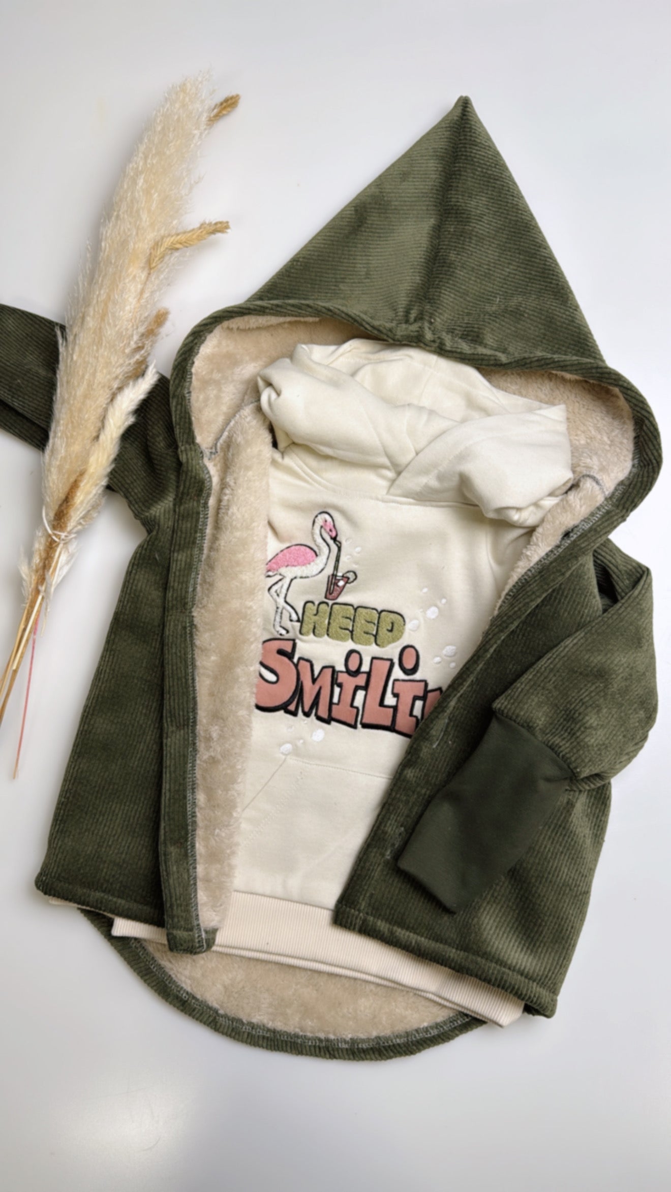 Kuschelig, robust & limitiert: Die perfekte Übergangsjacke aus Cord mit Teddyfutter