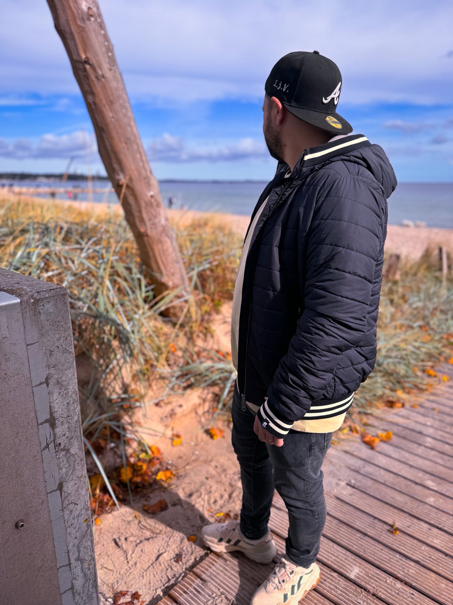#19 College Frühlingsjacke black