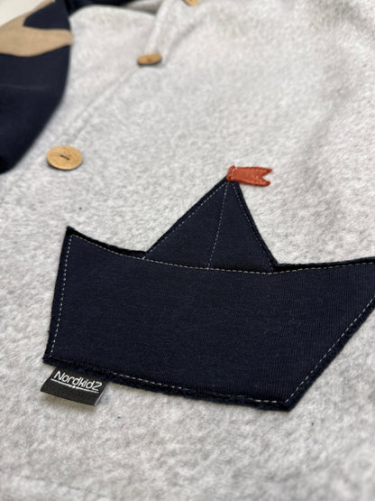 Maritime Lieblingsjacke – Anker & Schiff Design, kuschelig und handgemacht
