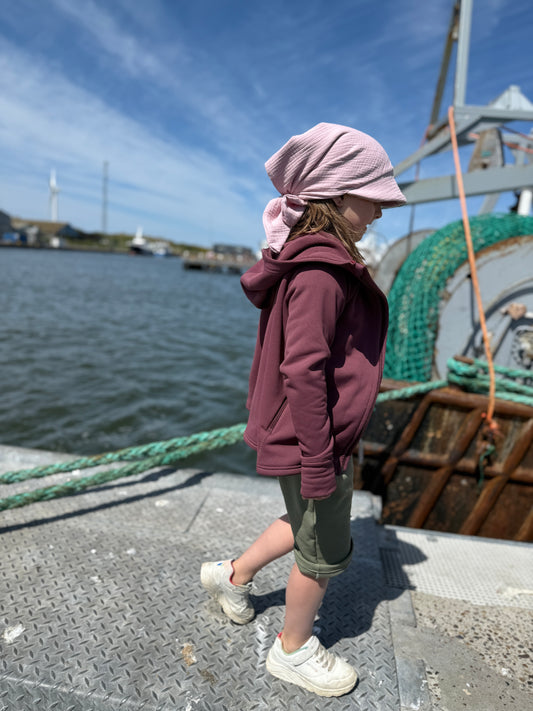 🍇 Kinder Funktionsjacke in „Beere“ – mitwachsend, atmungsaktiv & aus recyceltem Material