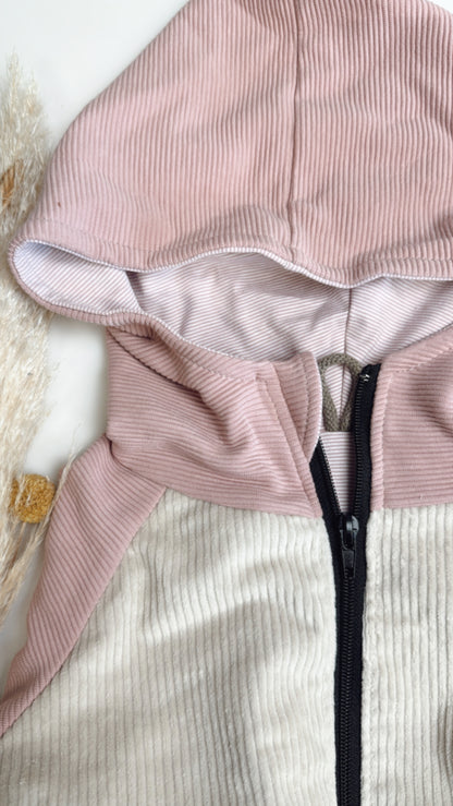 Herbstliebe zum Anziehen – Kuschelige Cordjacke rosa/creme mit Kapuze