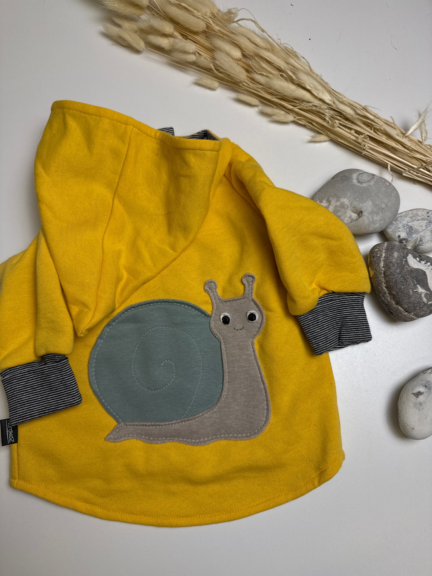 🐌 Mitwachsende Baby-Sweatjacke „Schnecke“ – Größe 62/68