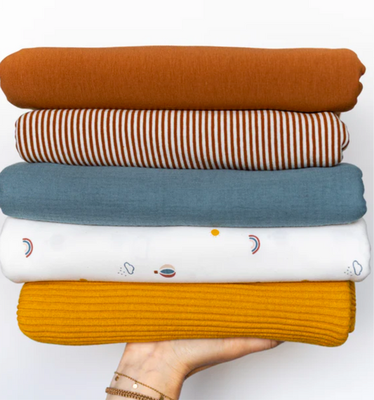 Buntes XXL Stoffpaket – Stoffstücke ab 0,5m + Überraschungszubehör