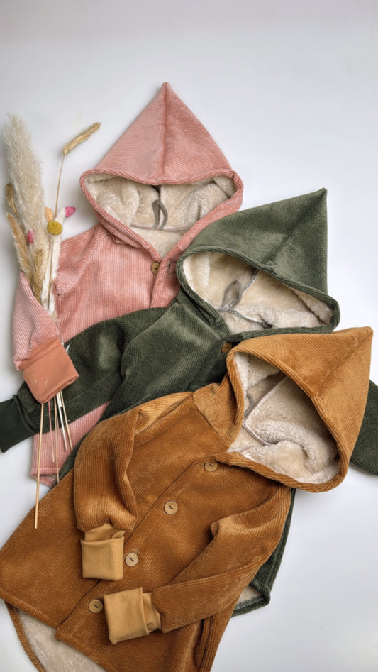 Kuschelig, robust & limitiert: Die perfekte Übergangsjacke aus Cord mit Teddyfutter