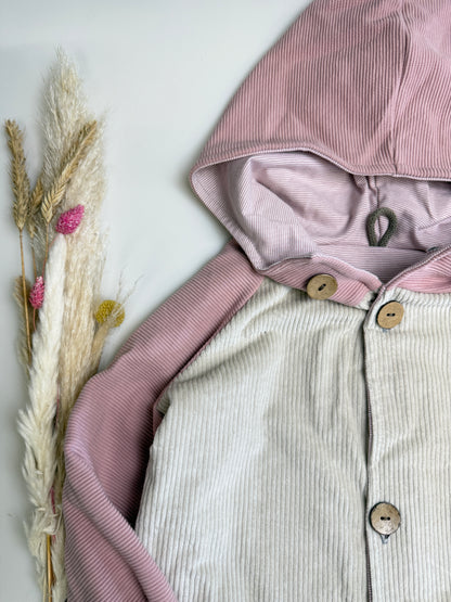 Herbstliebe zum Anziehen – Kuschelige Cordjacke rosa/creme mit Kapuze
