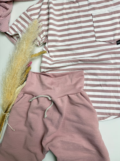 Mitwachsende Rib-Shorts „Altrosa“ – Bequem & liebevoll handgemacht