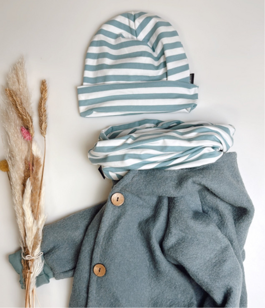 Gestreiftes Beanie & Loop Set „Meer“ – kuschelig weich & stylisch
