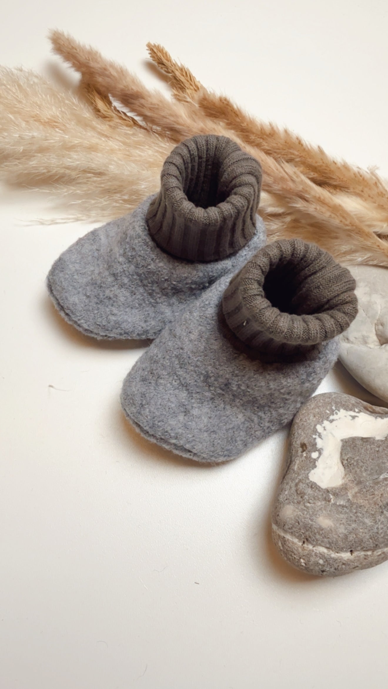 🤍 Wollpuschen für Babys – mitwachsend - Kies