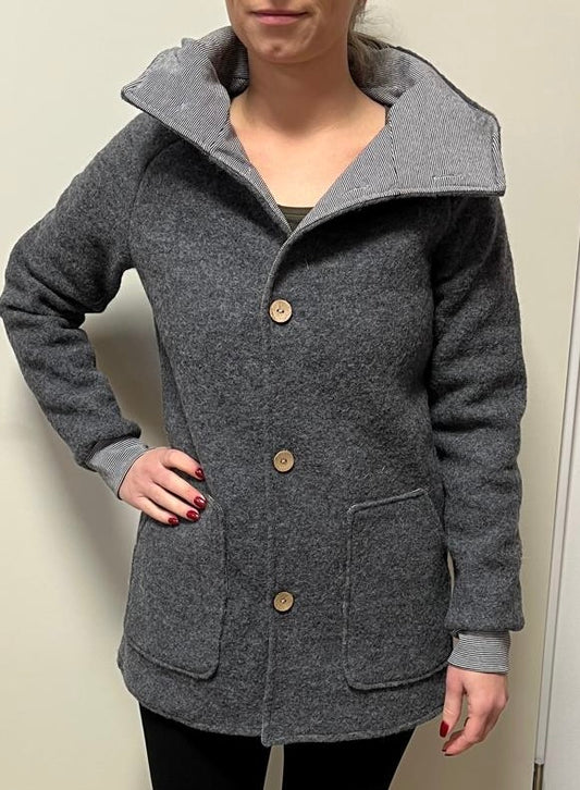 Walkjacke mit Knöpfen, Stein / s/w-Ringel (Mama_02)