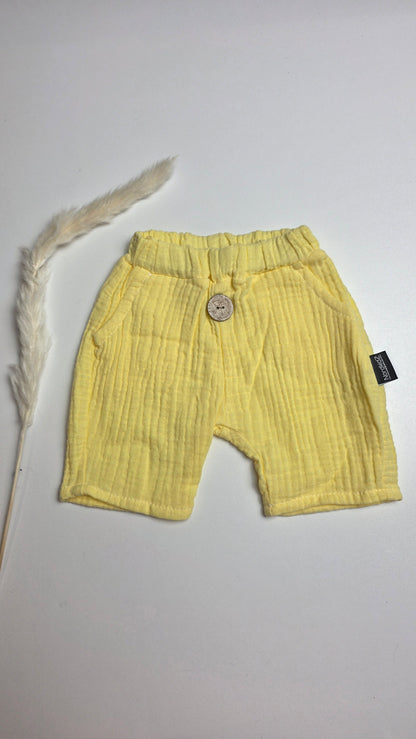 Kurze Musselin Hose - pastellgelb - Gr. 2 62/68 (passt länger)